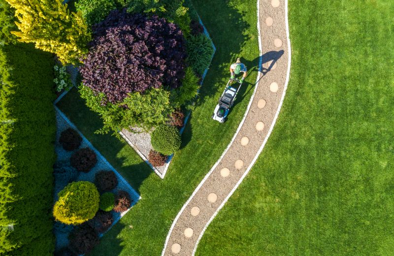 Landscaping Companies with Full Service